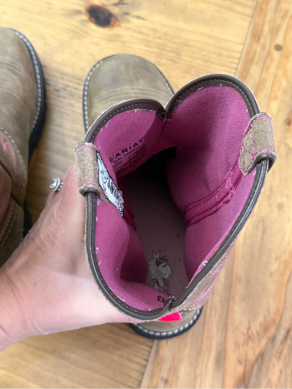 ARIAT WOMEN'S FATBABY BOMBER WESTERN BOOTS - ROUND TOE - Picture 6 of 9